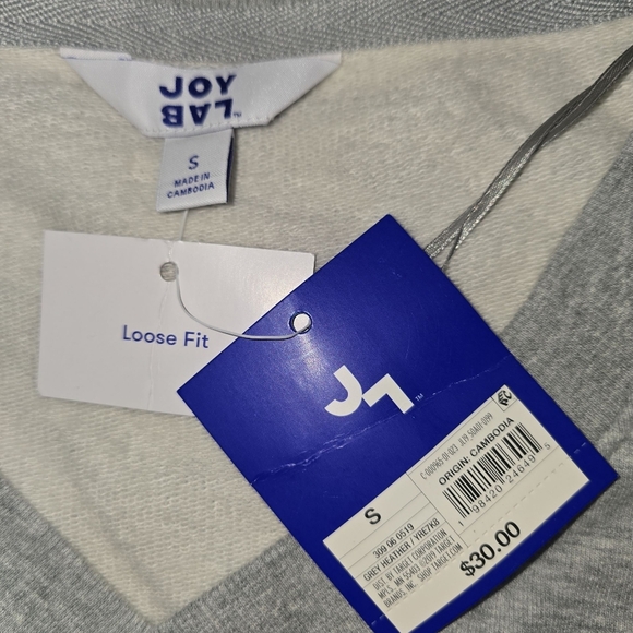 Womens JoyLab Gray Loose Fit Cropped V-Neck Sweatshirt, NWT!!! - Picture 3 of 4